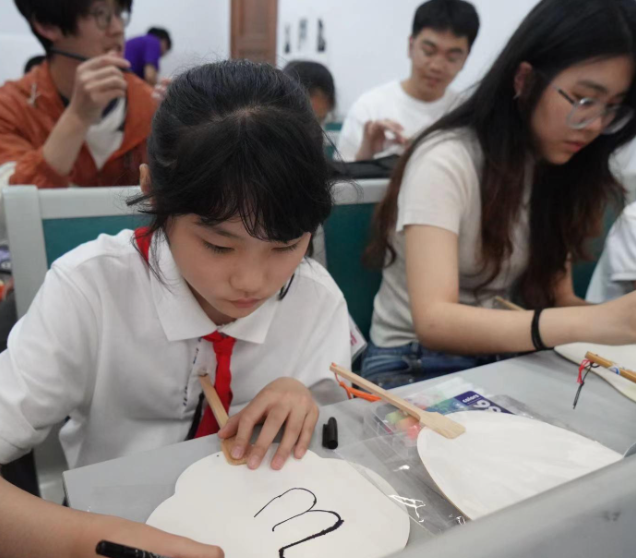 小种子中学阶段学生们能够体会实践科学研究的全过程 小种子中学阶段学生们能够体会实践科学研究的全过程